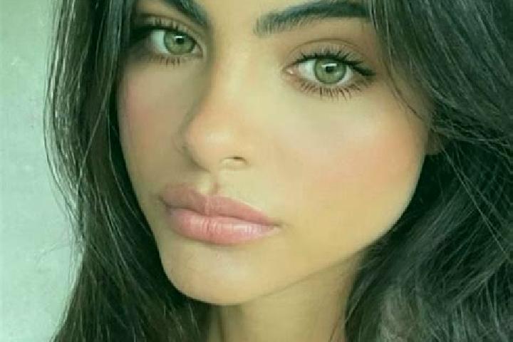 Madison, 27, a brunette dark-eyed european companion based in Hoekasen. Offering Fetish, Striptease, GFE. Available for incall and outcall, overnight booking...