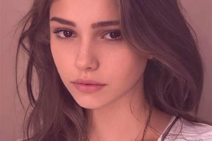 Madison, 27, a chestnut grey-eyed slavic companion based in Kaduagung. Offering Fetish, A-Level, Massage, Overnight. Available for incall and outcall, overni...