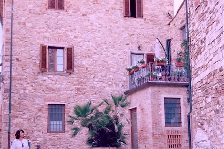 Madison, 27 — Escort in Monteverdi Marittimo, Italy