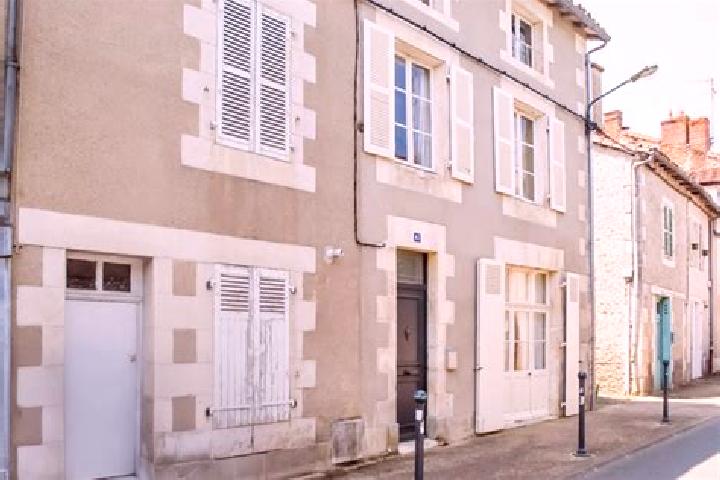 Madison, 27 — Escort in Montmorillon, France