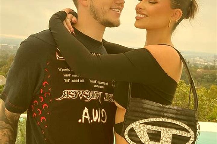 Madison, 28, a black blue-eyed european companion based in Houlton. Offering Deep French Kissing, CIM, Overnight, Party Girl, Travel Companion. Available for...