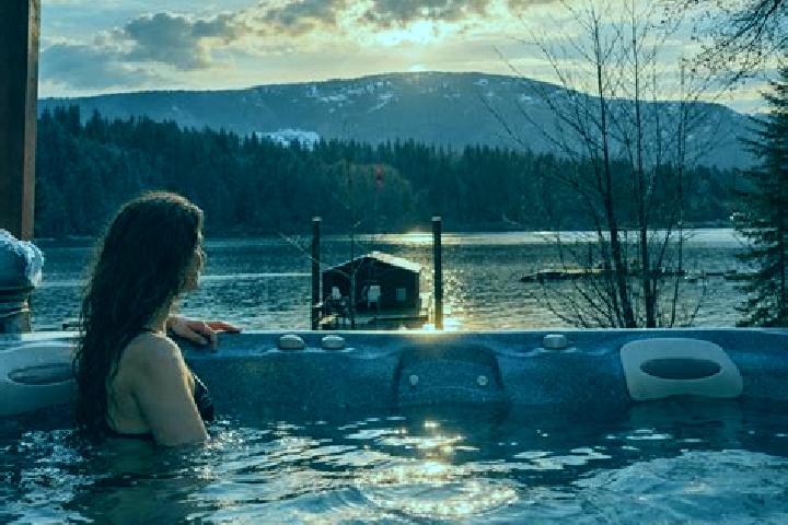 Madison, 28 — Escort in Honeymoon Bay, Canada