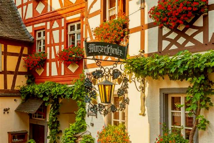 Madison, 28 — Escort in Luder, Germany