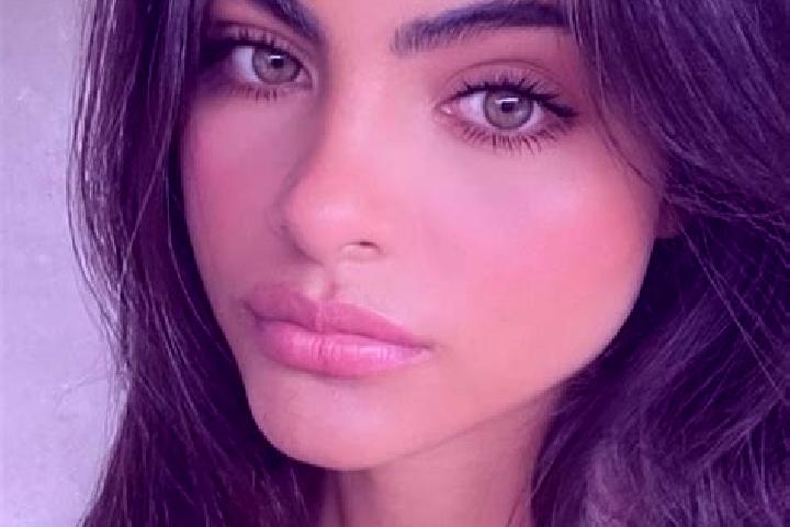 Madison, 29, a red dark-eyed indian companion based in Altenhof. Offering 69, OWO, Duos, BDSM. Available for incall and outcall, day and evening dates.