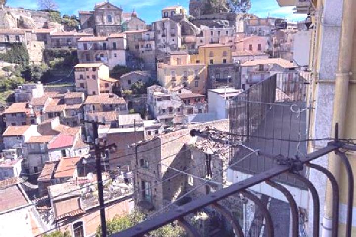 Madison, 29 — Escort in Castiglione di Sicilia, Italy