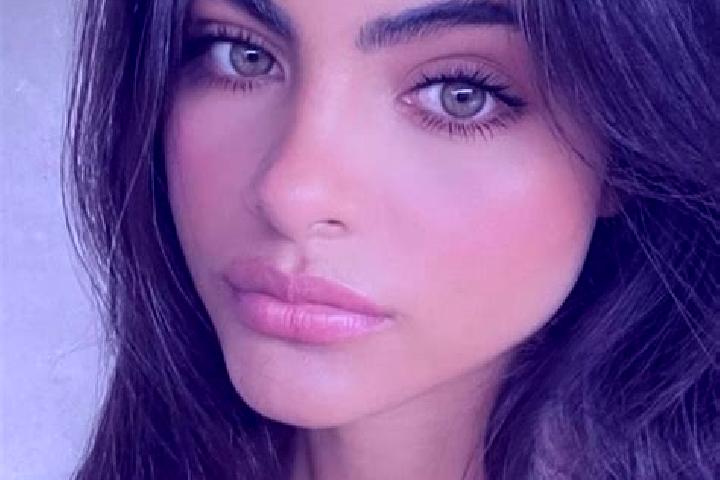 Madison, 30, a red dark-eyed indian companion based in Wardo. Offering Deep French Kissing, Erotic Massage, Dinner Date. Available for incall and outcall, da...