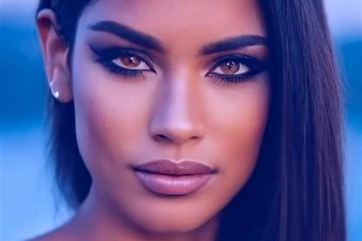 Madison, 30, a red green-eyed latina companion based in Tenemasa. Offering Prostate Massage, Roleplay, 69. Available for incall and outcall, day and evening ...