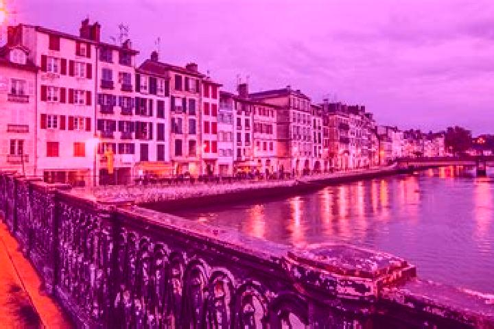 Madison, 30 — Escort in Sauveterre-la-Lemance, France