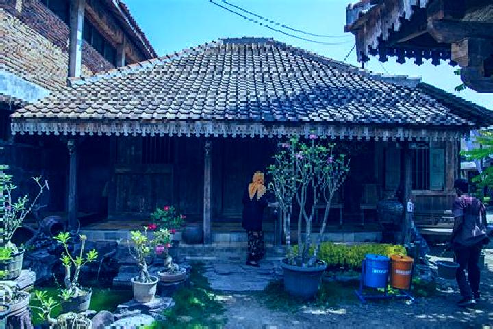 Madison, 31 — Escort in Gesik, Indonesia