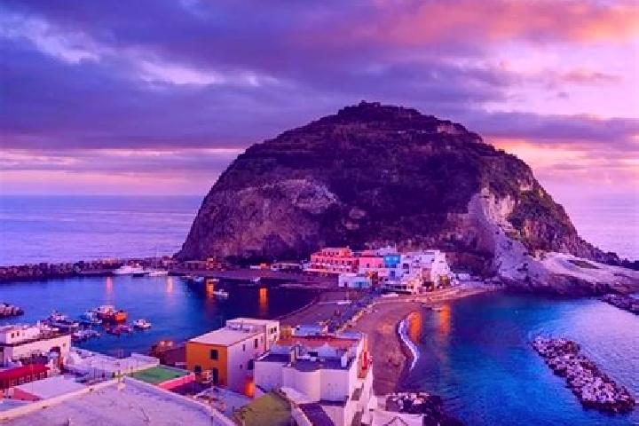 Madison, 32 — Escort in Serrara Fontana, Italy