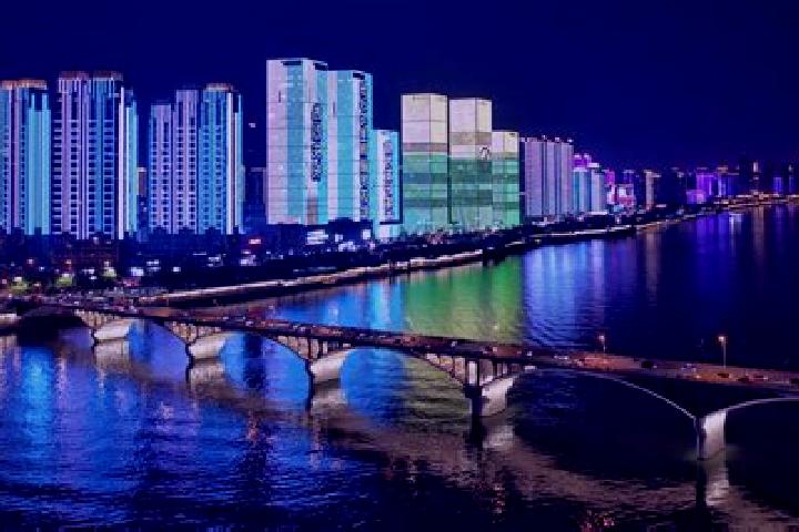 Madison, 32 — Escort in Xiangjiang, China
