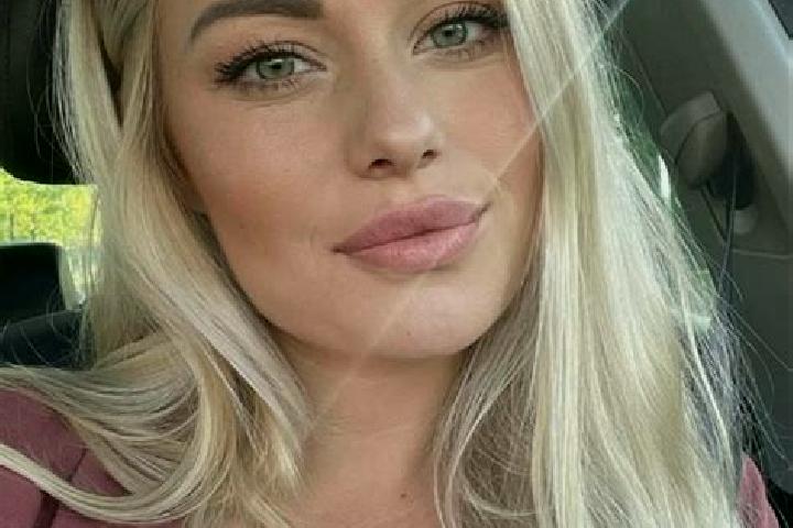 Madison, 33, a blonde hazel-eyed slavic companion based in Palese. Offering Travel Companion, Prostate Massage, 69, Party Girl, A-Level. Available for incall...