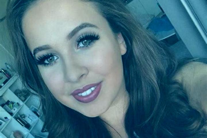 Madison, 34, a auburn dark-eyed caucasian companion based in Sunchales. Offering Deep French Kissing, Erotic Massage, Dinner Date. Available for incall and o...