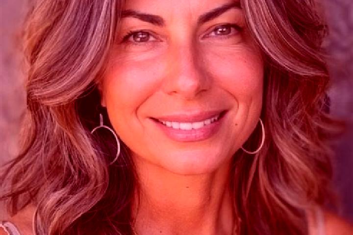 Madison, 34, a brunette grey-eyed indian companion based in An Nasiriyah. Offering Overnight, Girlfriend Experience, Travel Companion, Dinner Date. Available...