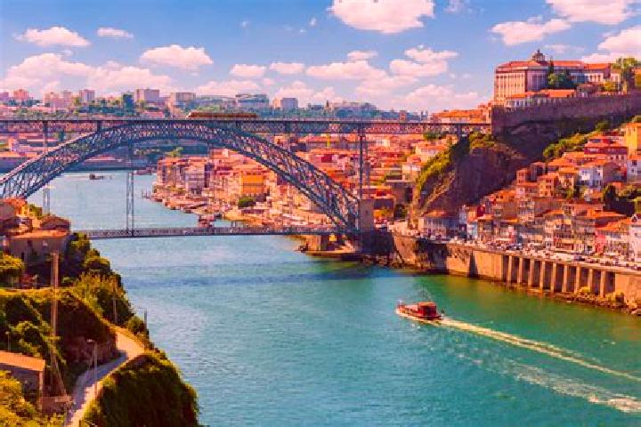 Madison, 34 — Escort in Senhora do Porto, Portugal