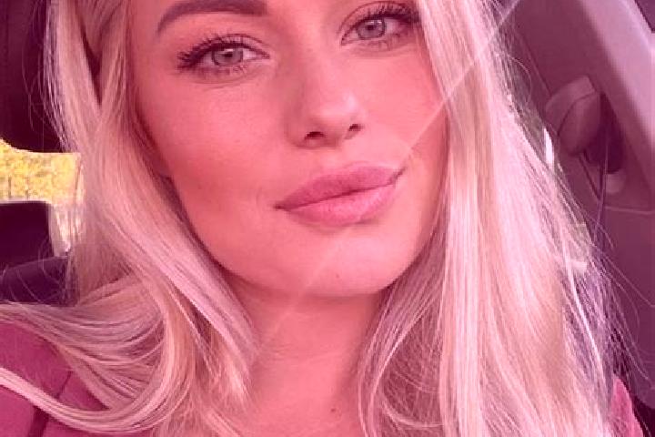Madison, 35, a blonde hazel-eyed caucasian companion based in Kings Park. Offering Travel Companion, Massage. Available for incall and outcall, day and eveni...