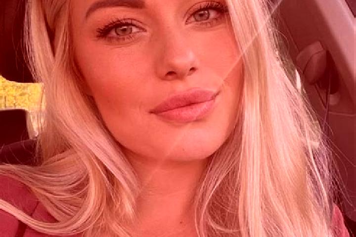 Madison, 35, a blonde hazel-eyed european companion based in Cringila. Offering Striptease, CIM, Deep French Kissing. Available for incall and outcall, day a...