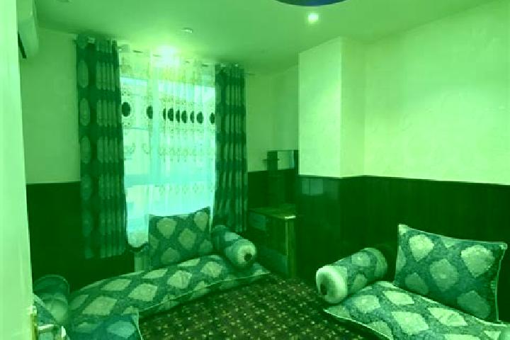 Madison, 35 — Escort in Shahrak-e Towhid, Iran