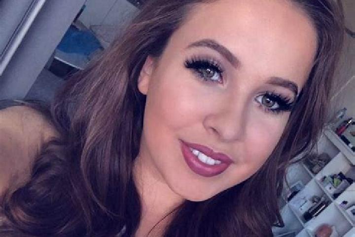 Madison, 36, a brunette hazel-eyed caucasian companion based in Smartno ob Paki. Offering Overnight, A-Level, Erotic Massage, CIM. Available for incall and o...