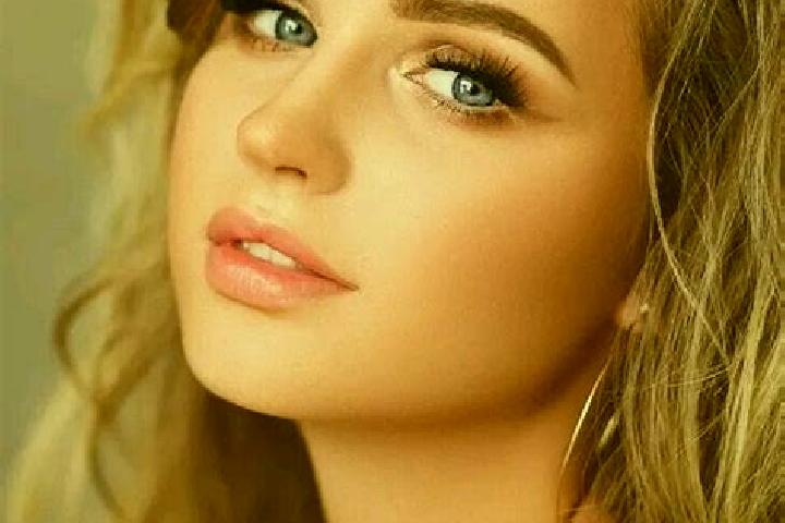 Madison, 36, a dark blonde blue-eyed mediterranean companion based in Peras. Offering Dinner Date, Striptease, Massage, Girlfriend Experience, Duos. Availabl...