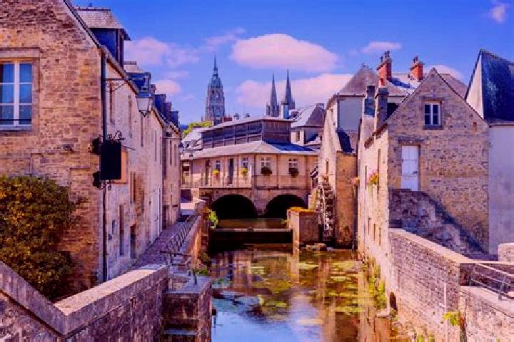 Madison, 37 — Escort in Sceaux-sur-Huisne, France