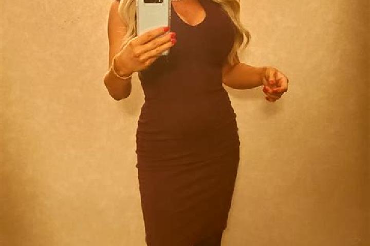 Madison, 38, a dark blonde dark-eyed european companion based in Noyers-Saint-Martin. Offering Couples, Erotic Massage, BDSM, Domination, Dinner Date. Availa...