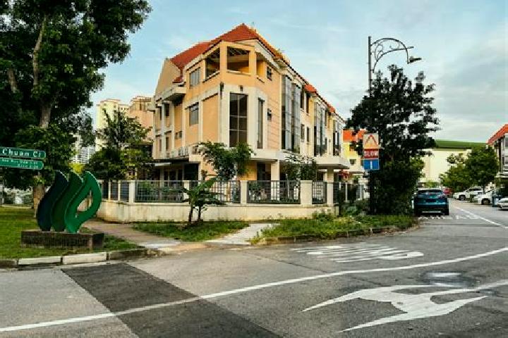 Madison, 39 — Escort in Braddell Heights Estate, Singapore