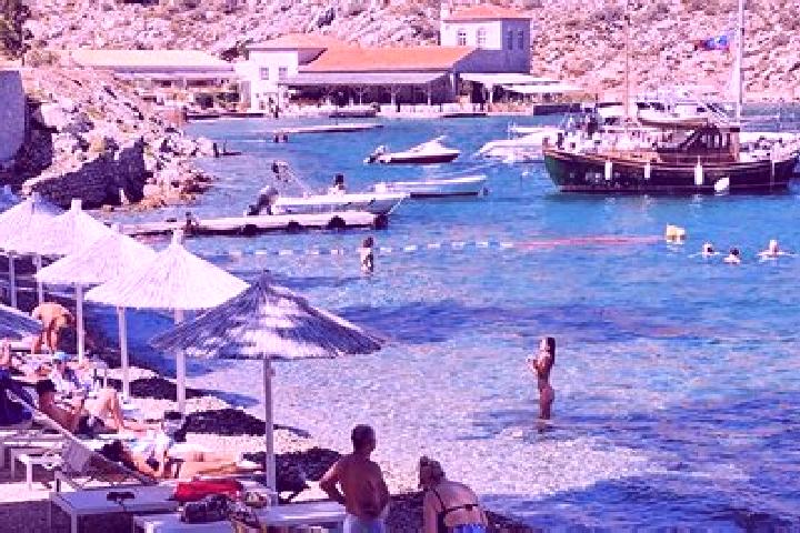 Madison, 39 — Escort in Mandraki, Greece