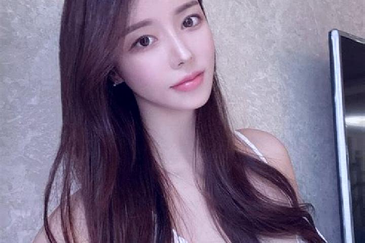 Madison, 39 — Escort in Zhuangta, China