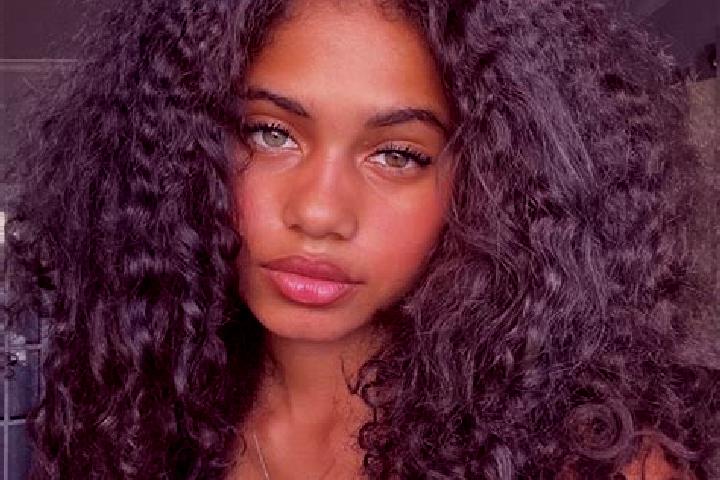 Maya, 20, a black grey-eyed ebony companion based in Saraqinishte. Offering BDSM, Party Girl. Available for incall and outcall, day and evening dates.