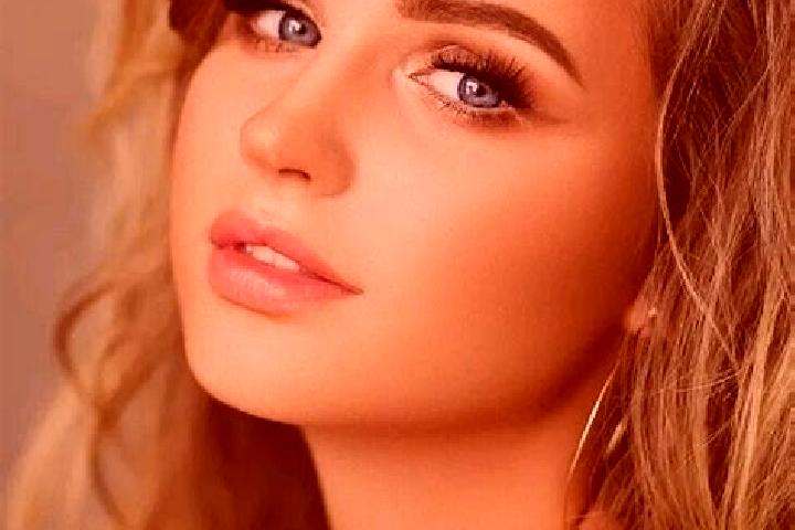 Maya, 20, a dark blonde blue-eyed european companion based in Dolus-d Oleron. Offering 69, Roleplay, Party Girl, Striptease, Dinner Date. Available for incal...
