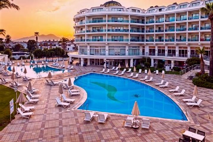 Maya, 20 — Escort in Akkent, Turkey