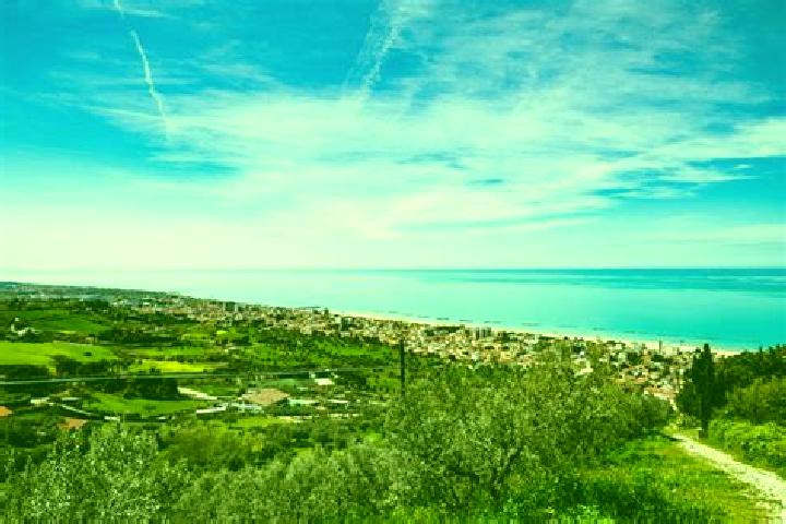 Maya, 20 — Escort in Roseto degli Abruzzi, Italy
