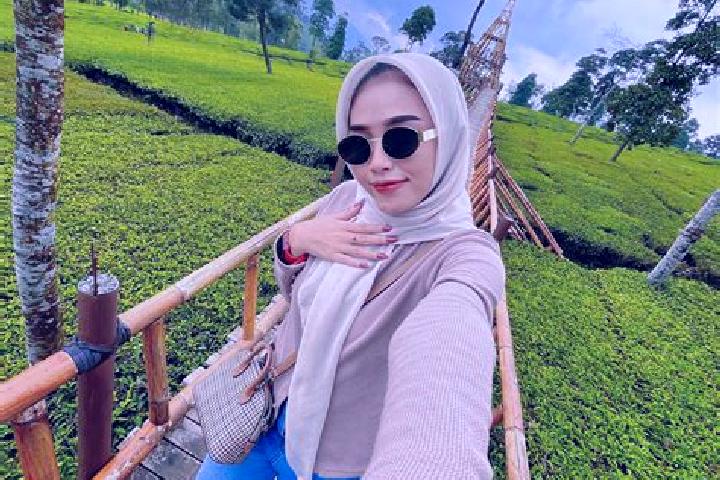 Maya, 20 — Escort in Weleri, Indonesia