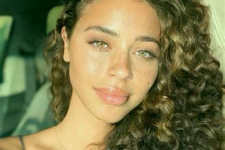 Maya, 21, a black hazel-eyed ebony companion based in Ribiers. Offering Travel Companion, BDSM, Girlfriend Experience, Prostate Massage. Available for incall...