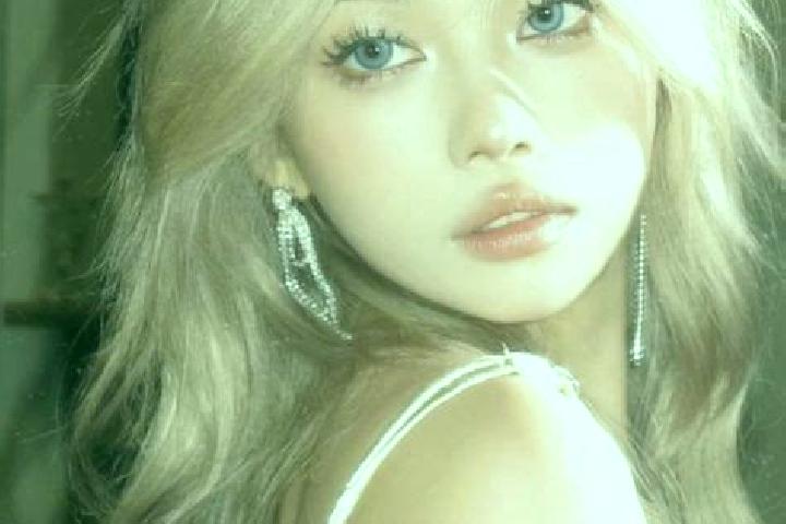 Maya, 21, a platinum blonde hazel-eyed asian companion based in Altamont. Offering Roleplay, CIM, Travel Companion, Girlfriend Experience, GFE. Available for...