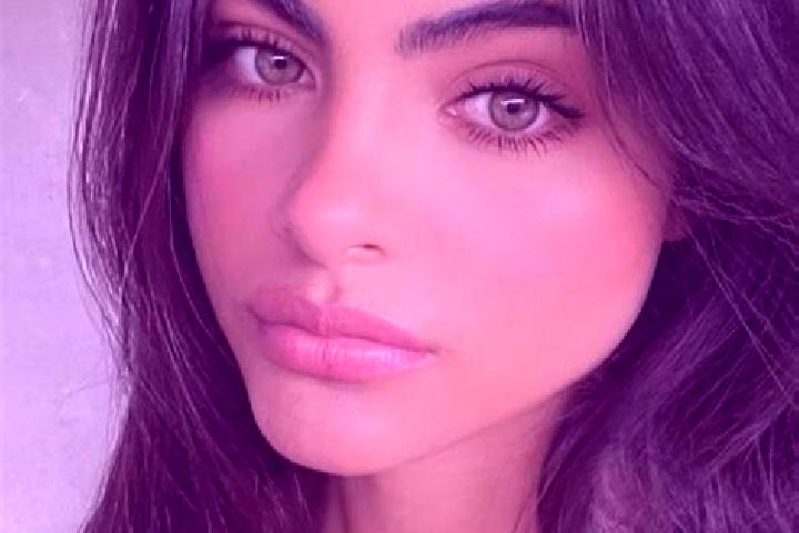 Maya, 21, a red dark-eyed indian companion based in Sveti Nikole. Offering BDSM, GFE, Travel Companion. Available for incall and outcall, day and evening dates.