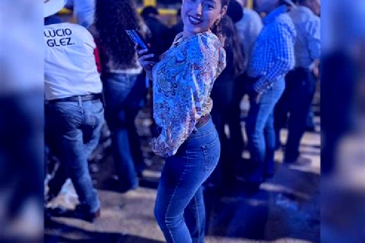 Maya, 21 — Escort in Tixkuncheil, Mexico