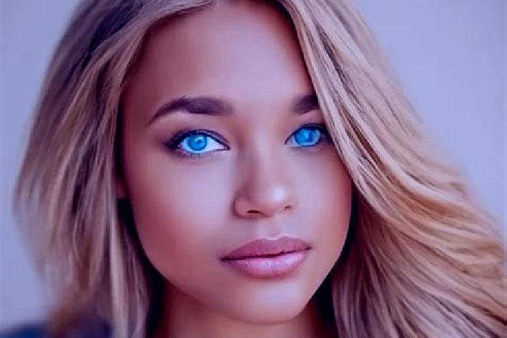 Maya, 22, a chestnut blue-eyed latina companion based in Kalaheo Hillside. Offering CIM, Domination. Available for incall and outcall, day and evening dates.