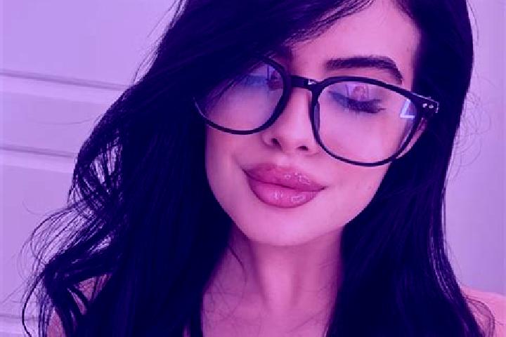 Maya, 22 — Escort in Cheia, Romania