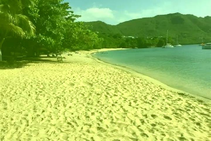 Maya, 22 — Escort in Diamond, Saint Vincent and the Grenadines