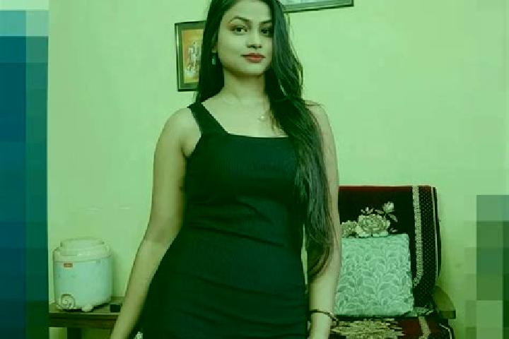 Maya, 22 — Escort in Kondotty, India