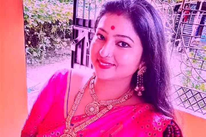 Maya, 22 — Escort in Nalbari, India