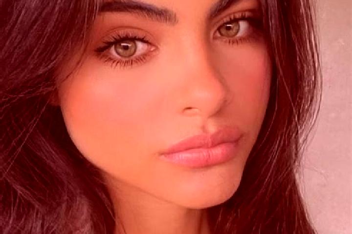 Maya, 23, a black blue-eyed indian companion based in GJa Teh. Offering Striptease, Dinner Date. Available for incall and outcall, overnight bookings available.
