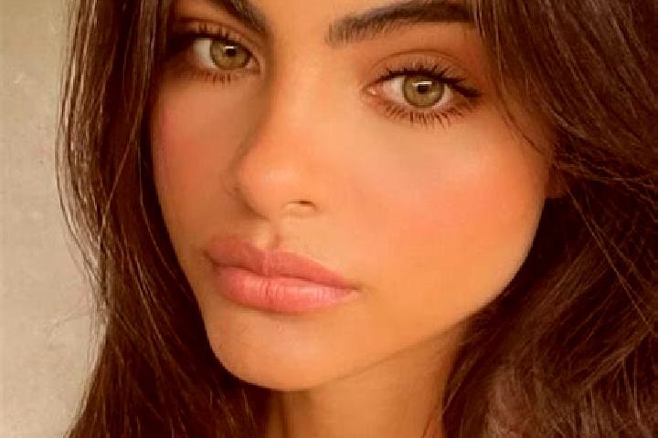 Maya, 23, a black dark-eyed middle eastern companion based in Reipeldingen. Offering Roleplay, Fetish, Domination, 69. Available for incall and outcall, day ...