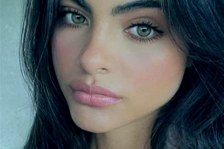 Maya, 23, a brunette blue-eyed indian companion based in Petroupolis. Offering GFE, Striptease, BDSM. Available for incall and outcall, day and evening dates.