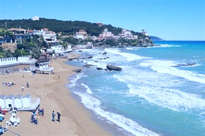Maya, 23 — Escort in Antignano, Italy