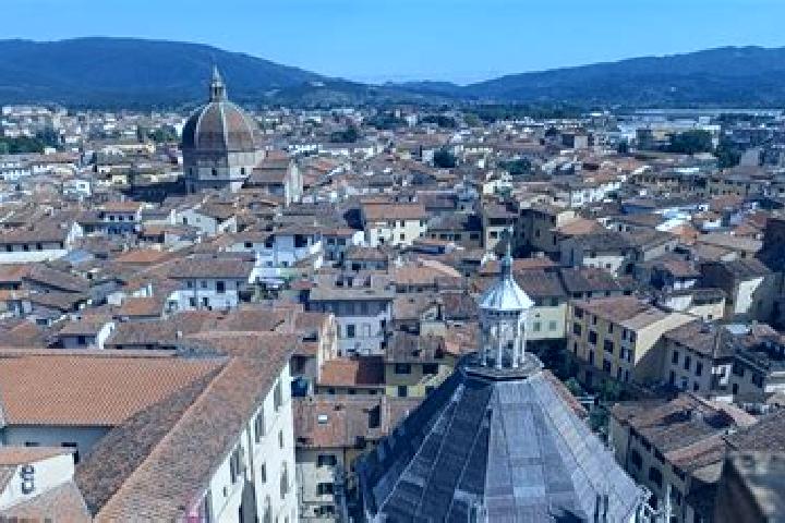 Maya, 23 — Escort in Bucine, Italy