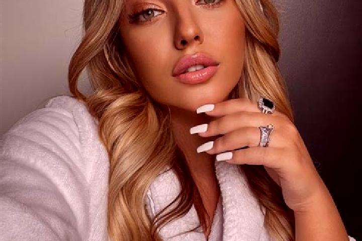 Maya, 23 — Escort in Budakovo, Kosovo