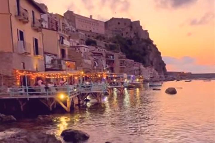 Maya, 23 — Escort in Sambiase, Italy